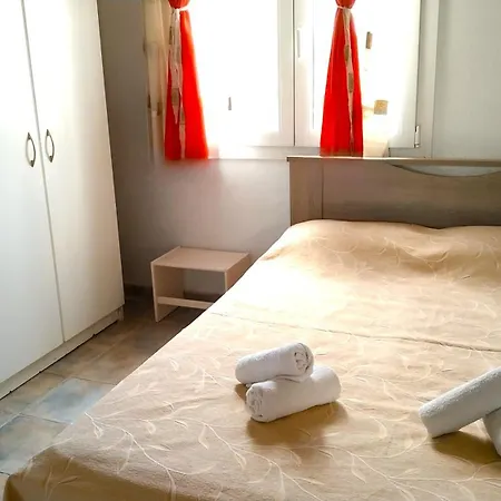 Amarantos Beautiful Garden House Hébergement de vacances