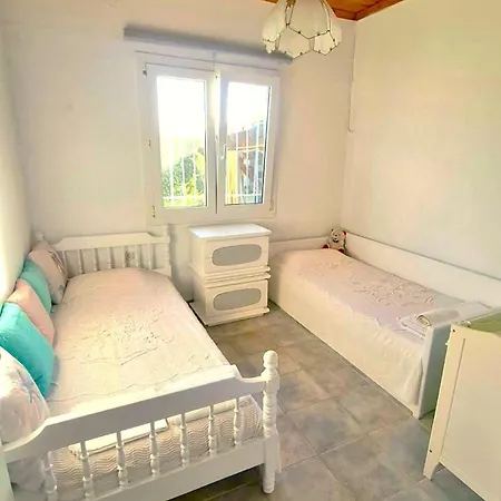 Amarantos Beautiful Garden House *