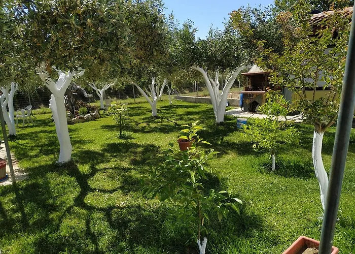 Amarantos Beautiful Garden House *