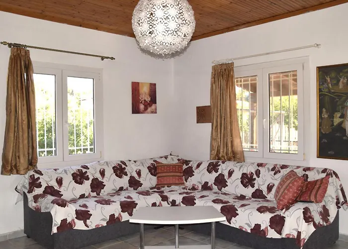 Vakantiehuis Amarantos Beautiful Garden House